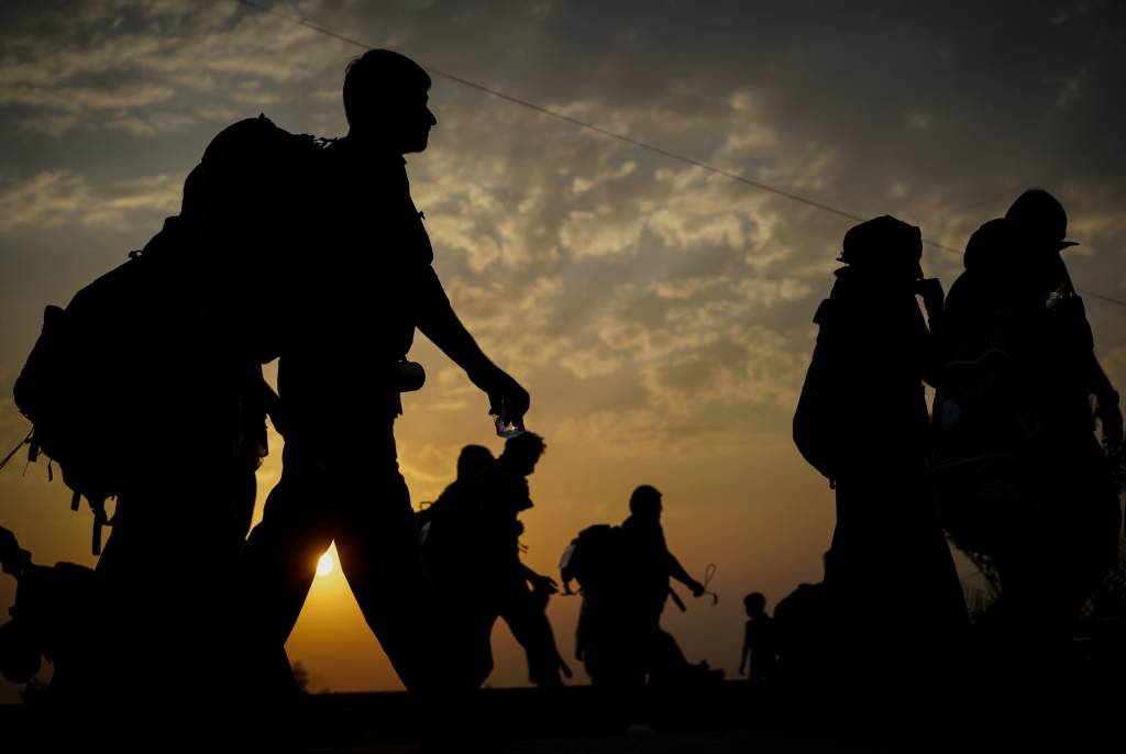 Recomeço: Como contratar refugiados afegãos no Brasil?