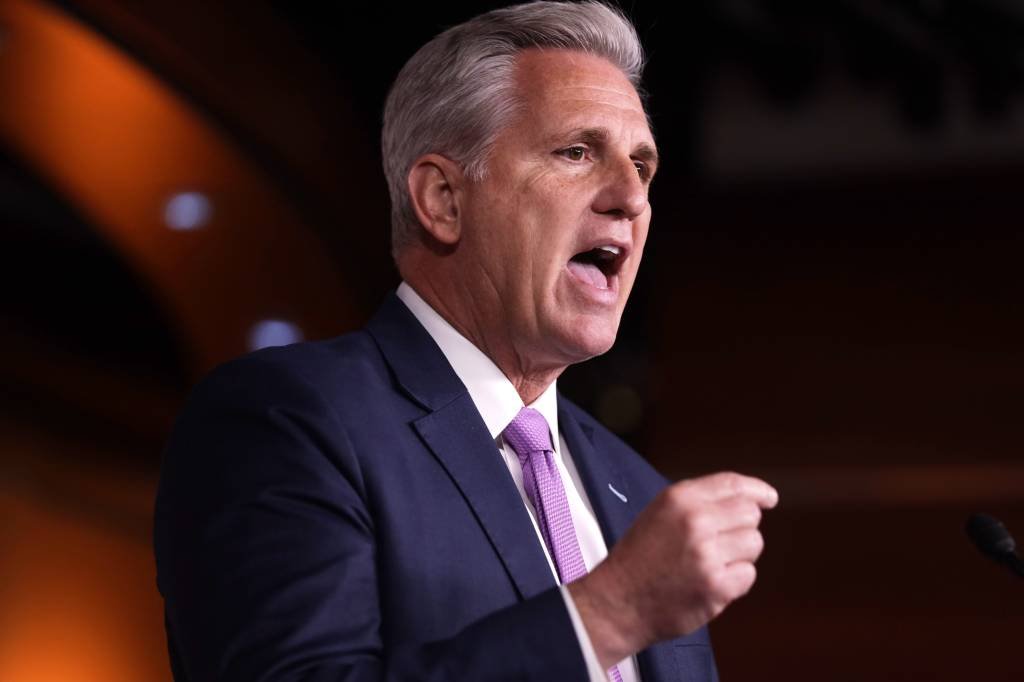 Com Kevin McCarthy deposto, Câmara dos EUA tem pauta travada até escolha de novo presidente