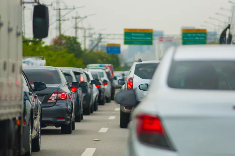 A Ecovias está montando Operação Subida das 17h às 22h, no esquema 8x 2, isto é, liberando duas faixas da rodovia para descida, e oito para subida (Marcos Assis/Getty Images)