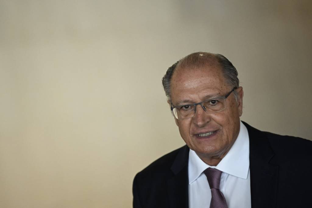 Alckmin indica 'sinal verde' do Senado sobre benefícios fiscais a montadoras
