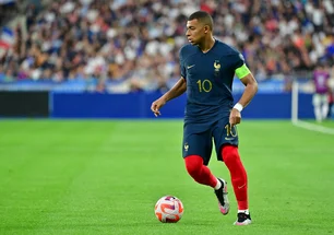Imagem referente à matéria: Mbappé vai desfalcar seleção da França na partida contra o Azerbaijão