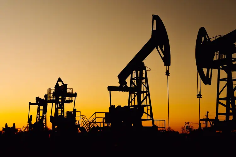 Petróleo: Brent para fevereiro caiu 2,43% (Olga Rolenko/Getty Images)