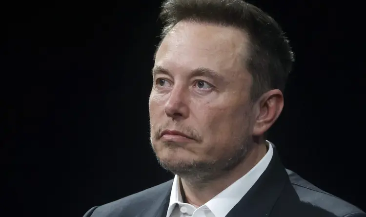 Elon Musk diz que Starlink dará conexão à ajuda humanitária na Faixa de Gaza (Chesnot/Getty Images)