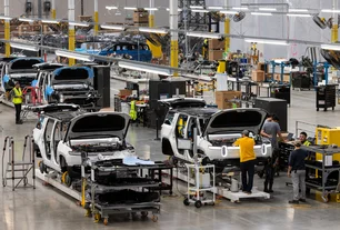 Imagem referente à matéria: Rivian planeja mudar design de maçanetas para próximo SUV em meio a debate sobre segurança