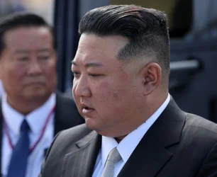 Imagem referente à matéria: Kim Jong-Un enfrenta enchentes de bote após fortes temporais na Coreia do Norte; Putin oferece ajuda