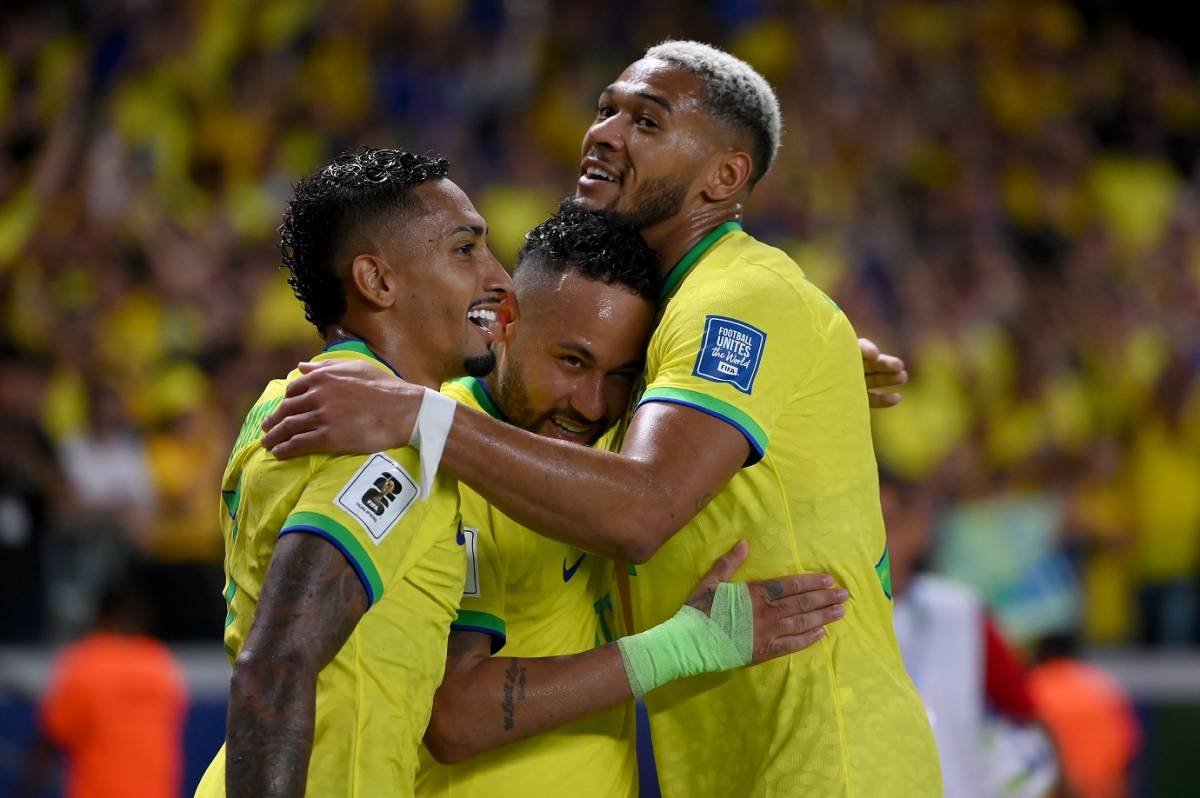 Mais 12 jogadores se apresentam à Seleção para jogo das Eliminatórias da  Copa