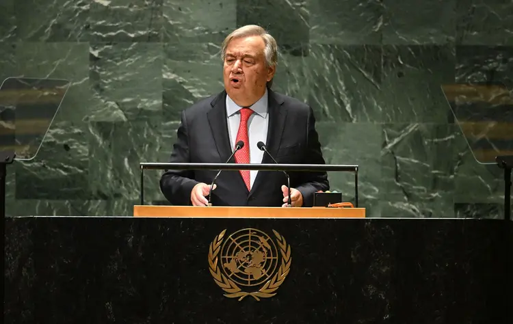 Guterres: Secas, inundações, temperaturas sufocantes, incêndios históricos: "A humanidade abriu as portas do inferno" (TIMOTHY A. CLARY/Getty Images)