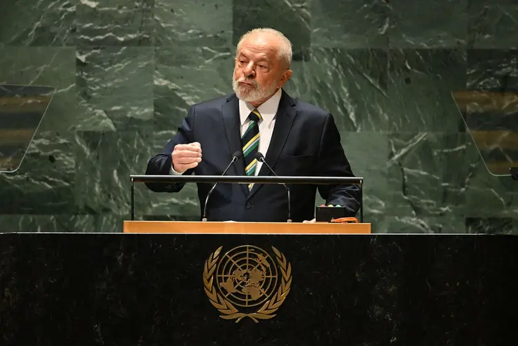 Lula: Por meio do diálogo, temos de recolocar o mundo no caminho da paz e da prosperidade (TIMOTHY A. CLARY/Getty Images)