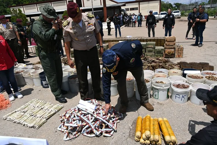 Venezuela: policiais fizeram uma operação em um presídio que tinha sido tomado por gangues  (	YURI CORTEZ/Getty Images)