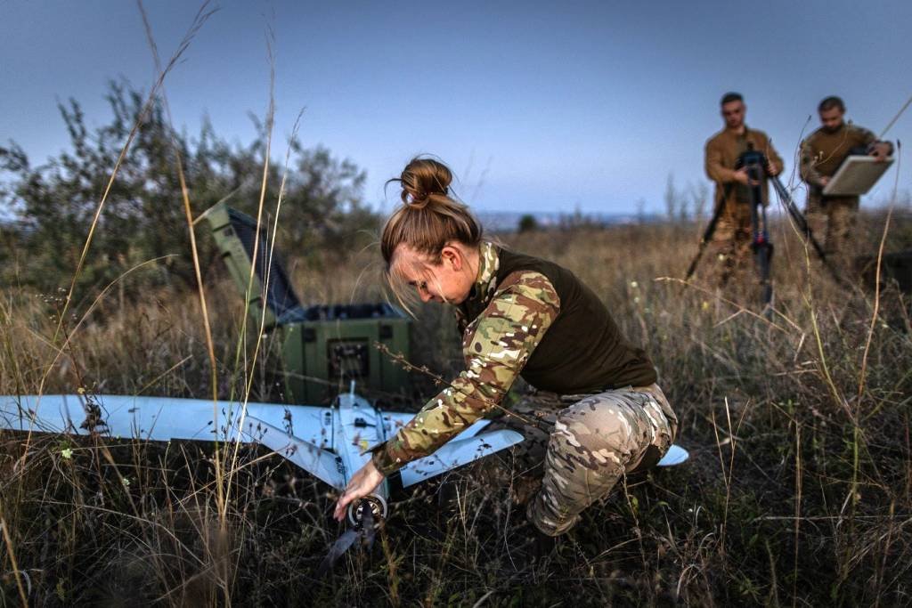 Ucrânia aposta em drones “vampiro” e de papelão para atacar a Rússia