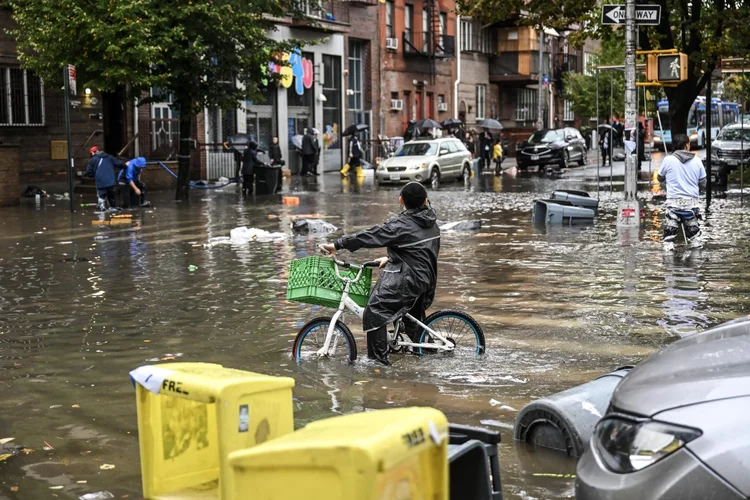 Nova York: governadora decreta estado de emergência devido às fortes chuvas (Fatih Aktas/Anadolu Agency/Getty Images)