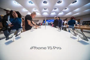 Por que só o iPhone 15 Pro terá a inteligência artificial da Apple?