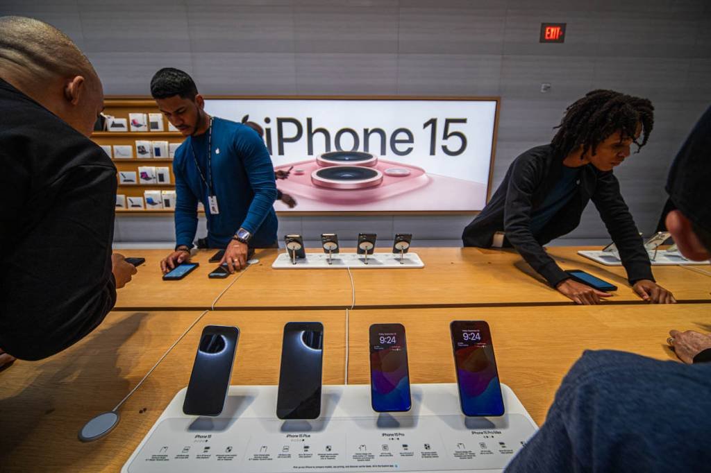 iPhone 15 Pro Max foi o smartphone mais vendido no primeiro trimestre de 2024