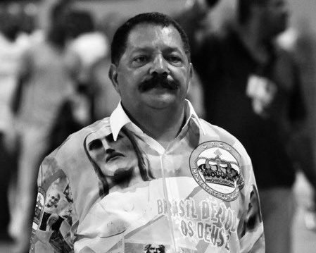 Morre o carnavalesco Max Lopes, o mago das cores