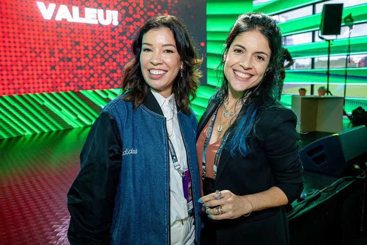 Katielle Haffner e Roberta Medina: com copos reutilizáveis, a expectativa é de que o evento tenha reduzido 10 toneladas de resíduos (Ricardo Matsukawa/Divulgação)