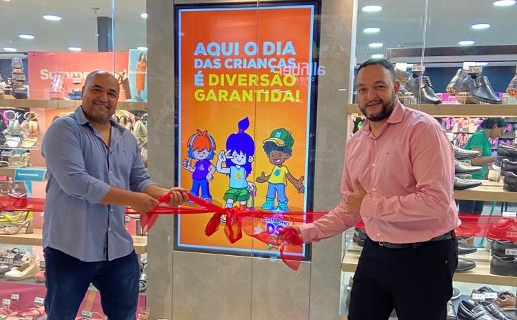 Ismael Abreu e Eliel Abreu na inauguração da loja da Di Santinni, em Roraima Foto Divulgação