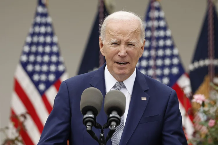 Biden: inflação recua e a taxa de desemprego está abaixo de 4% há 21 meses seguidos, a maior sequência do tipo em mais de 50 anos (Bloomberg/Getty Images)