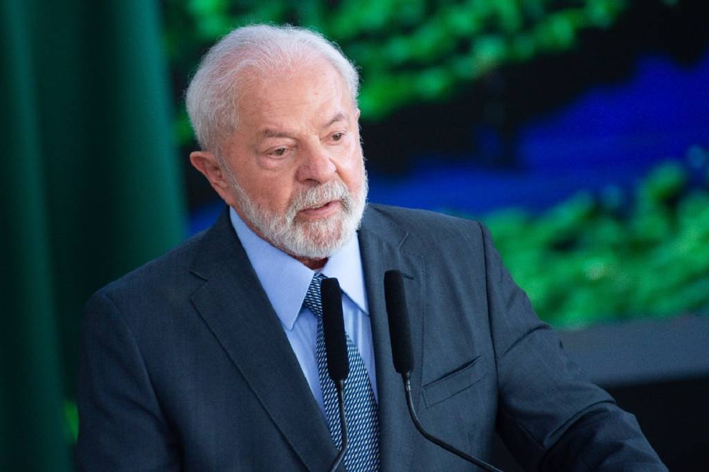 Na Alemanha, Lula diz que Haddad terá de 'abrir o cofre' para recuperar terra degradada