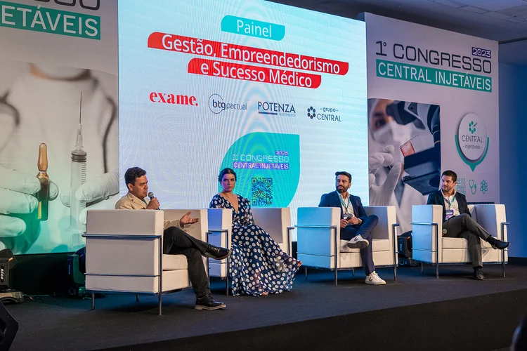 Participaram do painel Renildo Flores, CEO organizacional do Grupo Central; Tamiris Marques, coord. científica da Central Injetáveis; Leo Branco, editor-chefe da EXAME; e Alex Pontes, sócio da Potenza Investimentos (Willian Veltroni e Joelton Medeiros/Divulgação)