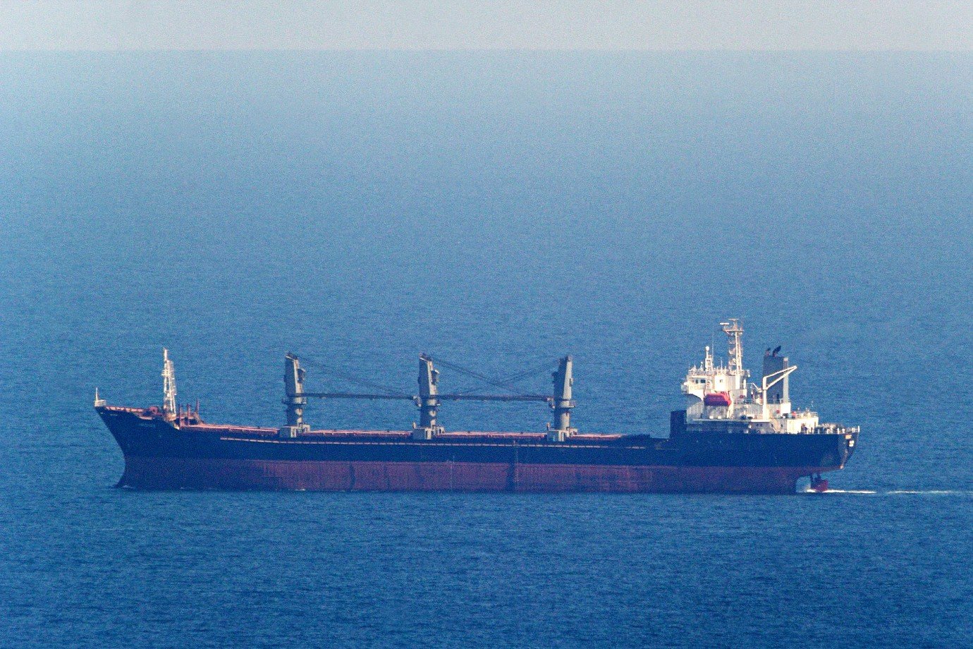 Cargueiros chegam a porto da Ucrânia por corredor temporário após Rússia abandonar acordo