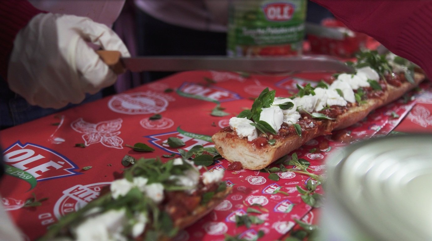 Como é feita a maior bruschetta do mundo, título conquistado em São Paulo