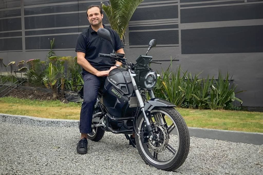 Motos elétricas em alta: cinco scooters com preço a partir de R$ 10 mil