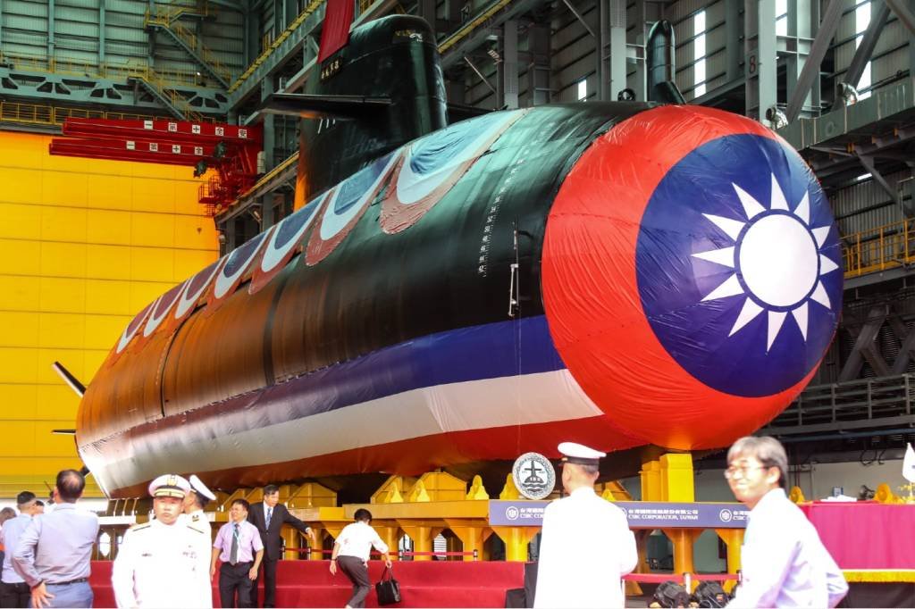 Taiwan desafia a China ao lançar primeiro submarino de fabricação nacional