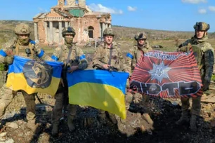 Imagem referente à matéria: Ofensiva russa faz Ucrânia retirar exército da frente norte de batalha