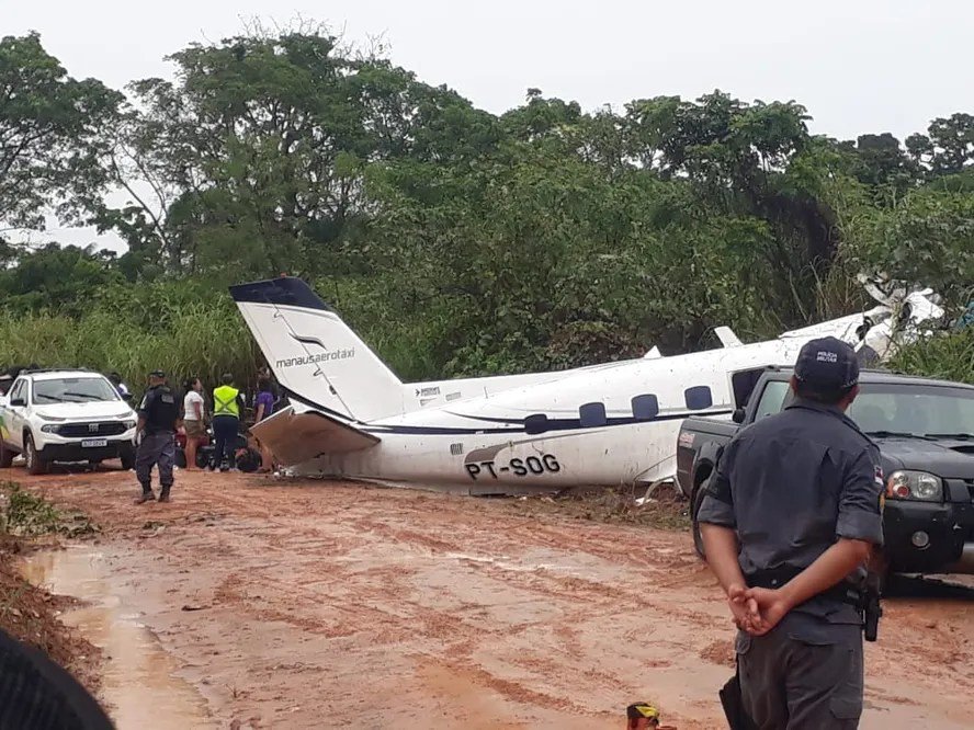 Avião cai no interior do Amazonas e deixa 14 mortos