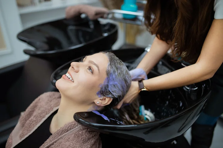 Beleza: existem cortes de cabelo que são adequados para determinadas pessoas (Dalibor Despotovic/Getty Images)