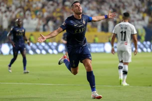 Sálario de um dia de Cristiano Ronaldo equivale a 16 anos do salário mínimo brasileiro