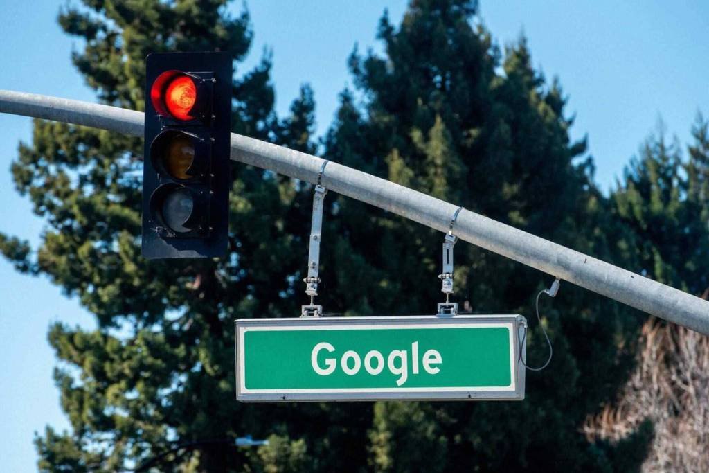 Sede do Google em Mountain View, Estados Unidos: um executivo da empresa disse aos investigadores do governo americano que o volume de pesquisas da empresa poderia diminuir até 50% se a Apple substituísse o Google Search pelo Bing (Bloomberg Businessweek)