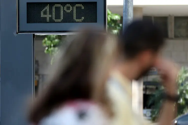 Rio de Janeiro (RJ), 24/08/2023 - Rio de Janeiro (RJ), 24/08/2023 -  Termômetro, no centro da cidade, chega a marcar 40 graus em meio a forte onda de calor. Foto:Tânia Rêgo/Agência Brasil (Tânia Rêgo/Agência Brasil)
