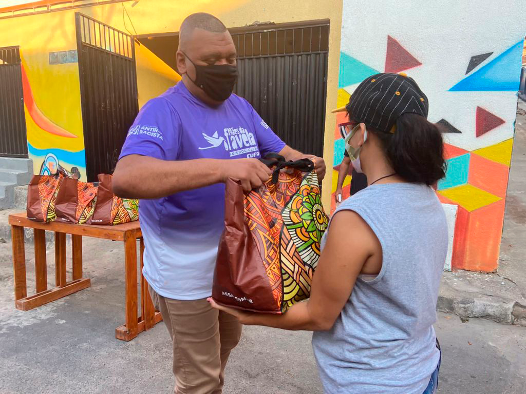 ‘Favela não é só ambiente de carência, é um lugar também de potência’, diz Preto Zezé