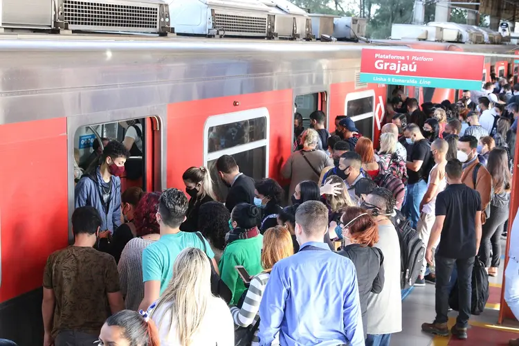 Greve: movimento afeta linhas operadas pela CPTM e Metrô (Rovena Rosa/Agência Brasil)