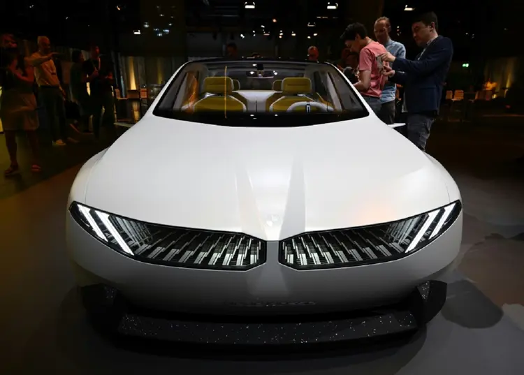 BMW: Os modelos, que vão de sedãs a SUV, serão fabricados inicialmente na nova fábrica do grupo na Hungria (AFP/AFP)