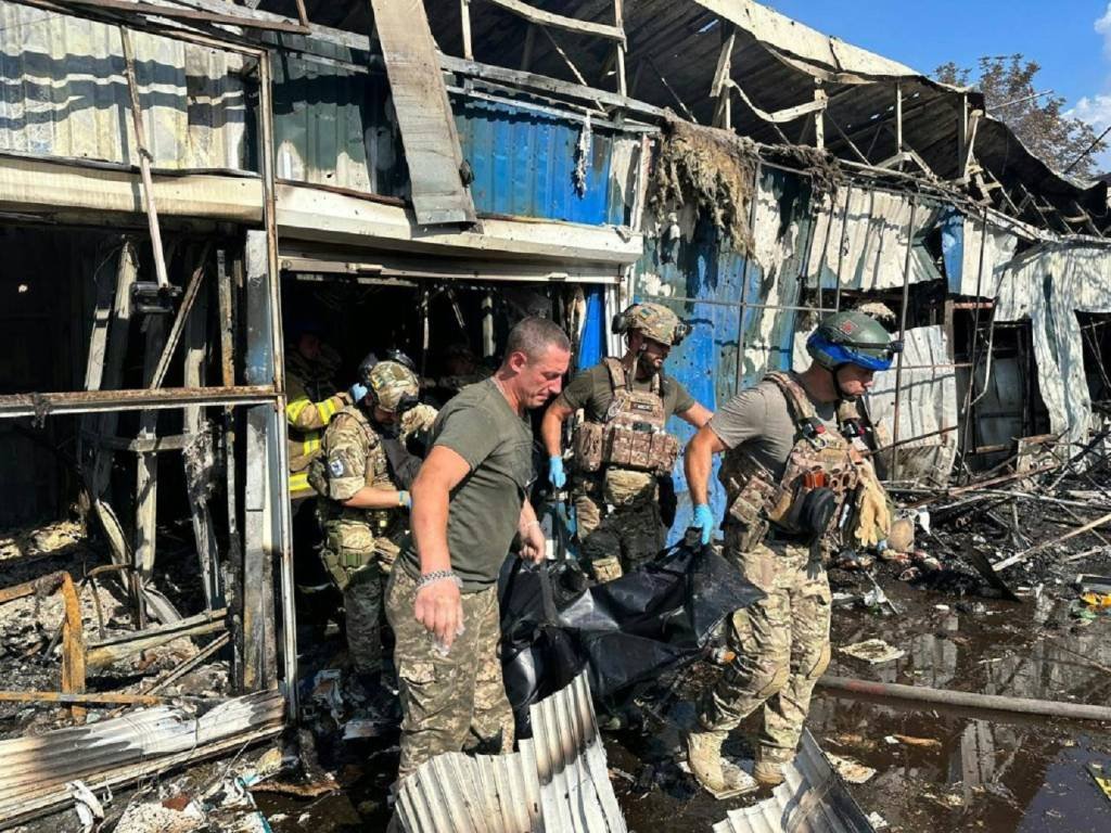 Ataque russo mata 16 pessoas no leste da Ucrânia