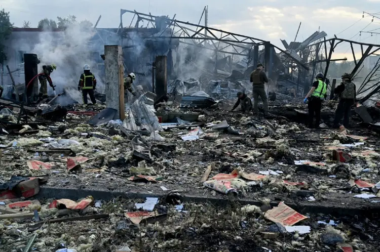 Ucrânia: ataque russo deixa aos menos oito mortos (AFP/AFP)