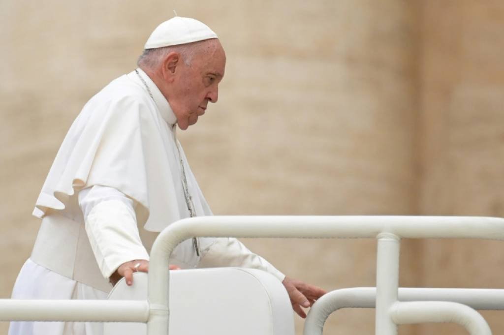 Papa Francisco viaja a França para defender os migrantes no Mar Mediterrâneo