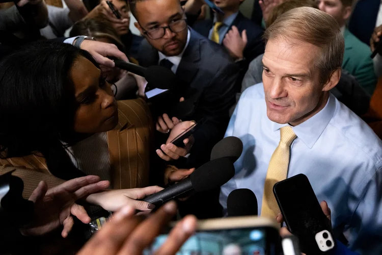 Eleger Jordan, membro fundador do Freedom Caucus, para a poderosa posição de segundo na linha de sucessão à presidência, colocaria a extrema direita do Partido Republicano. (Julia Nikhinson /AFP)