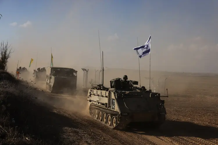 “a complexidade” desta rede de passagens confronta os militares israelenses com uma “guerra tridimensional”, ( Menahem KAHANA/AFP)
