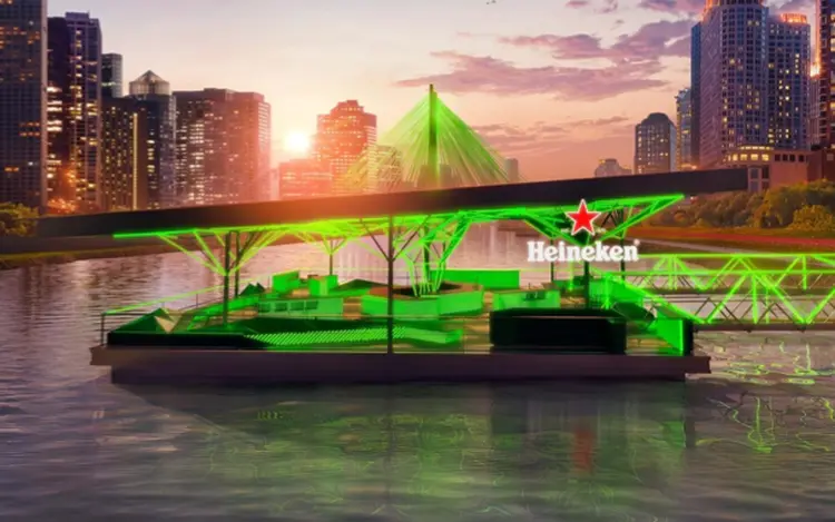 Imagem do Floating Bar da Heineken na homepage do site oficial (https://heinekenfloatingbar.com.br//Reprodução)