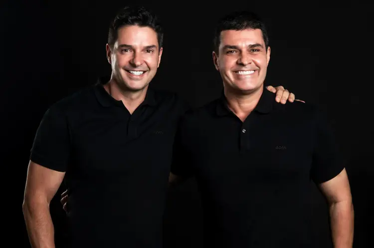 Bruno Ladeira, CMO e cofundador do Portal de Compras Públicas, e Leonardo Ladeira, CEO e cofundador do Portal de Compras Públicas. Crédito: Divulgação
 (Portal de Compras Públicas/Divulgação)