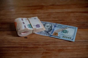 Títulos argentinos disparam com otimismo sobre avanço de reformas