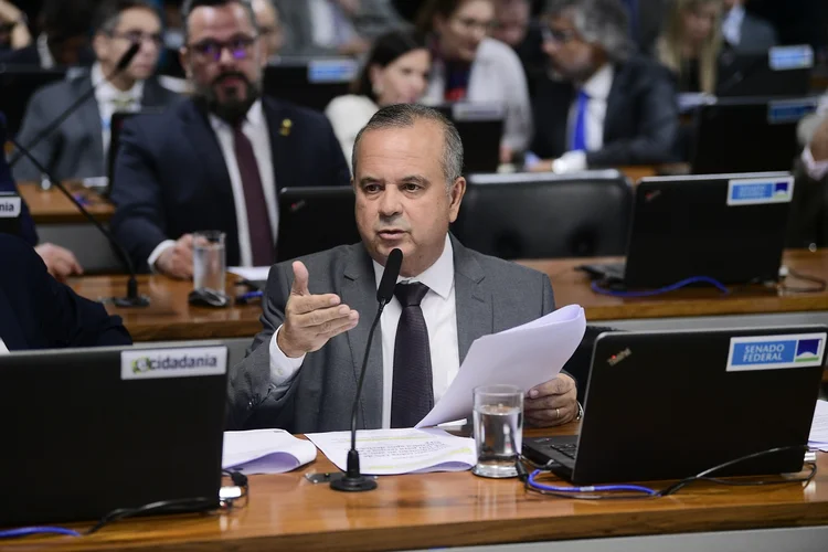 Contribuição sindical: O projeto altera a Consolidação das Leis do Trabalho (CLT) para que mesmo os filiados tenham que autorizar prévia e expressamente a cobrança de contribuições aos sindicatos (Pedro França/Agência Senado)