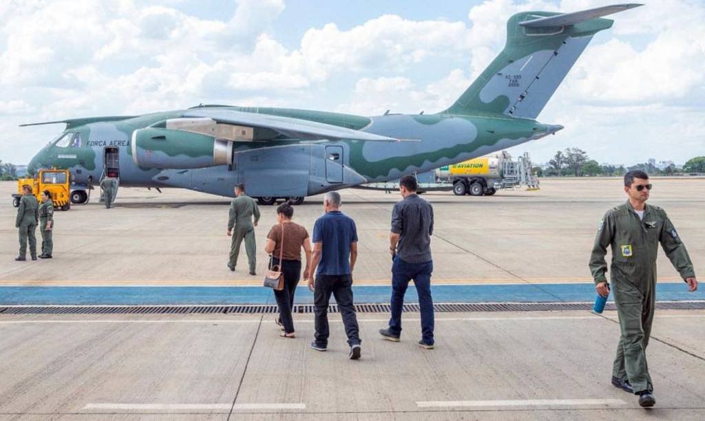 Avião da FAB aguarda abertura da fronteira entre Gaza e o Egito para resgatar 28 brasileiros