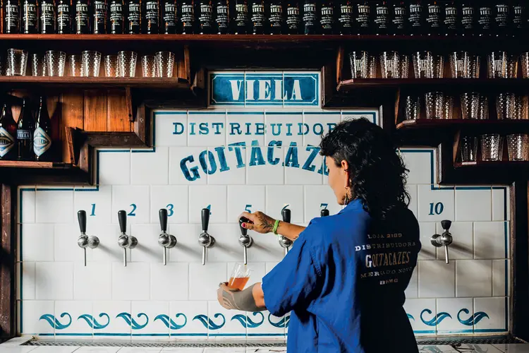 Cervejaria Viela: bar de Belo Horizonte conta com dez torneiras de chope (Divulgação/Divulgação)