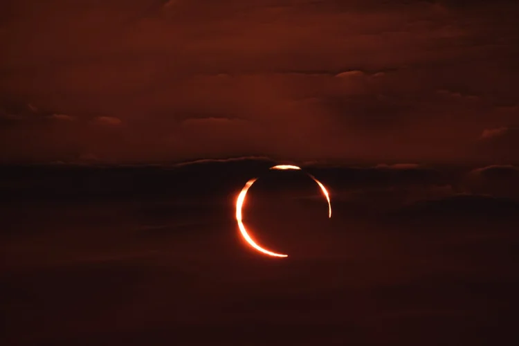 Eclipse solar: veja como acompanhar o evento (Sorin Furcoi/Getty Images)