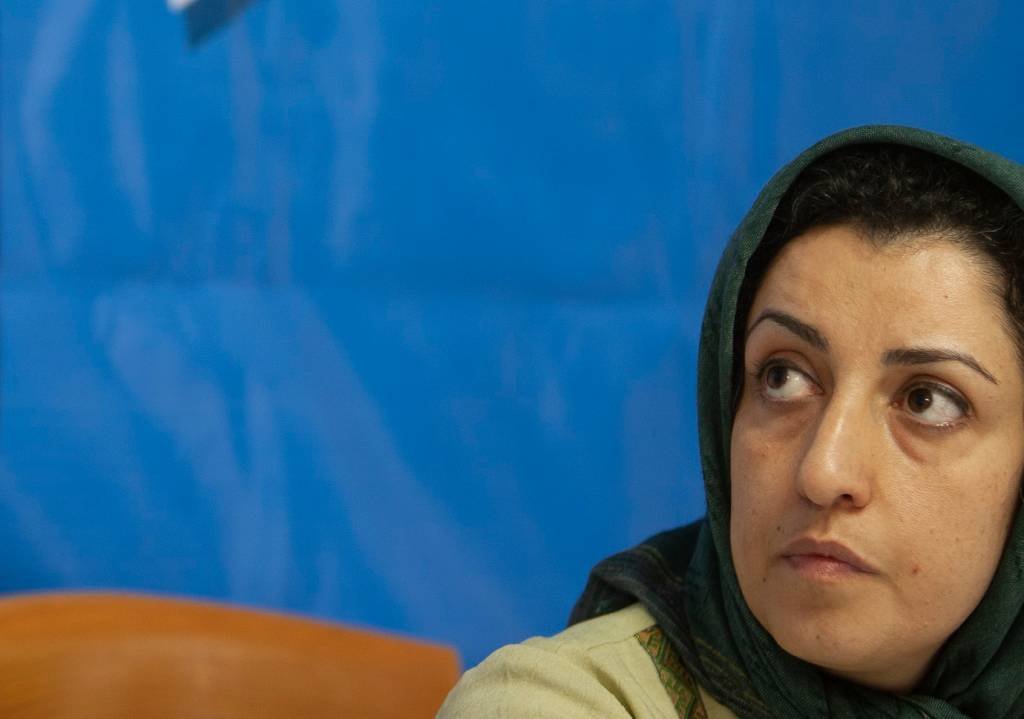 Narges Mohammadi, ativista da luta por direitos da mulher no Irã, ganha o Prêmio Nobel da Paz