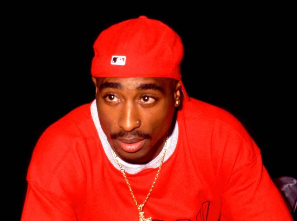 Momentos finais de Tupac Shakur antes do assassinato são revelados; veja fotos e vídeos